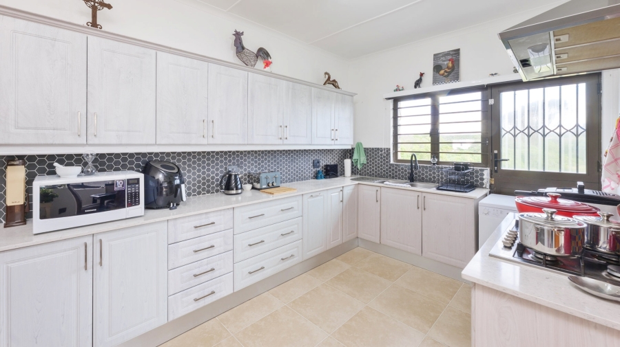 5 Bedroom Property for Sale in Struisbaai Western Cape